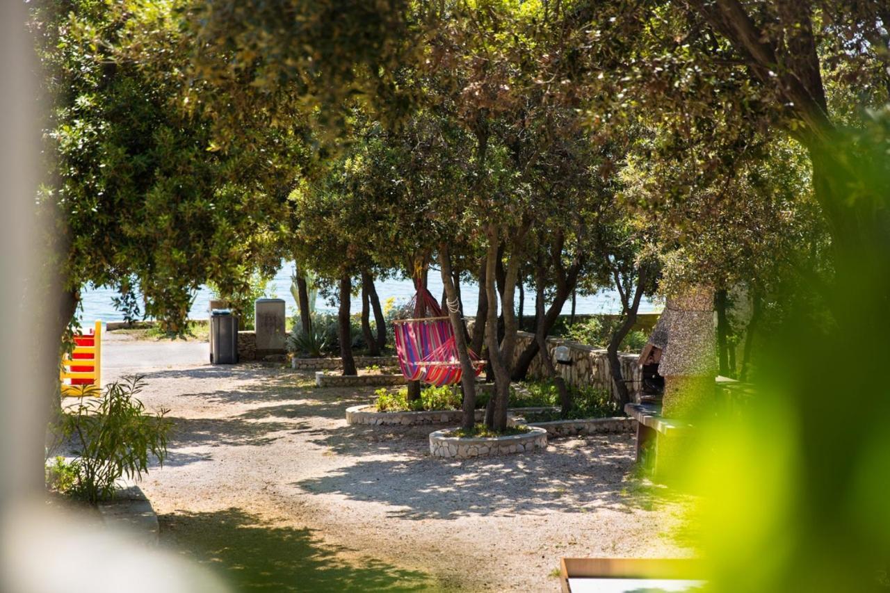 Apartments By The Sea Mandre, Pag - 6284 Kolan Exterior photo