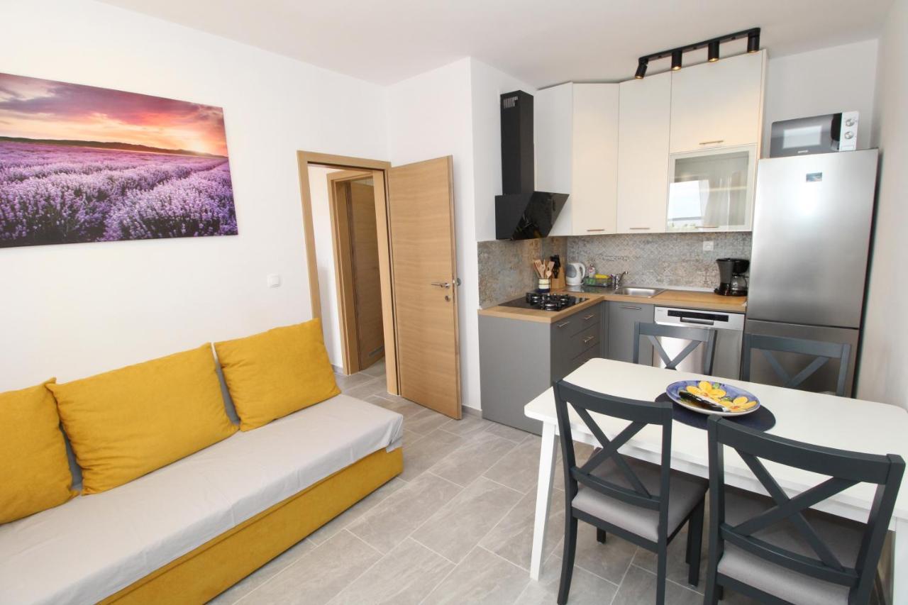 Apartments By The Sea Mandre, Pag - 6284 Kolan Exterior photo